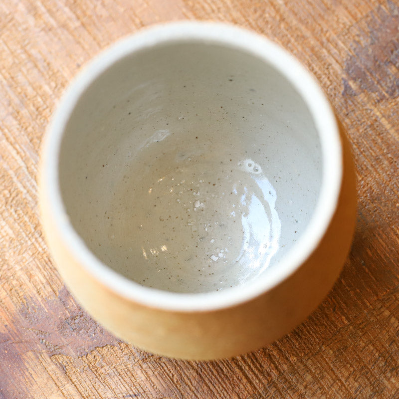 Teehalter aus Keramik von Ales Dancak Hell