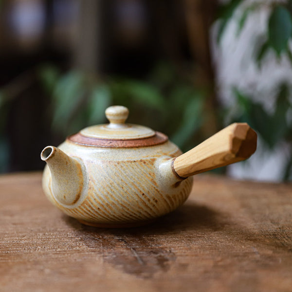 Hanka Vrbicová Kyusu mit Holzgriff Braun (150 ml)