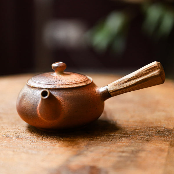 Hanka Vrbicová Kyusu mit Holzgriff Braun (80 ml)