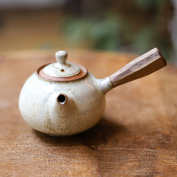 Hanka Vrbicová Kyusu mit Holzgriff Weiß (90 ml)
